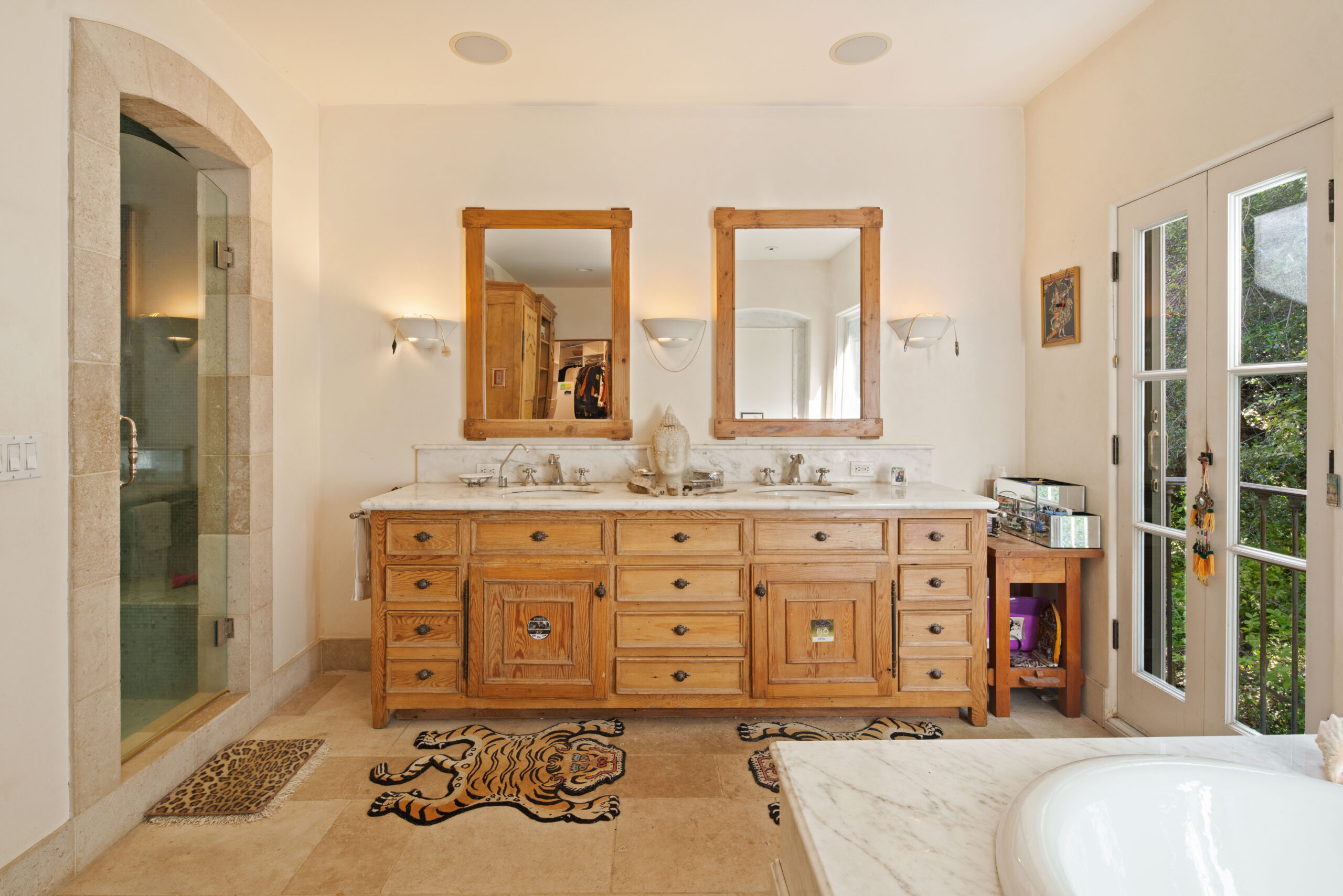 <?php the_title(); ?> - Gallery