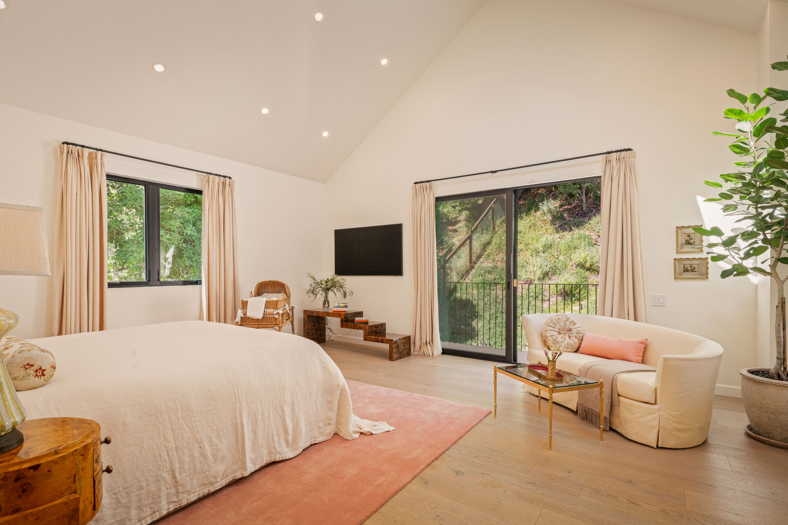 <?php the_title(); ?> - Gallery